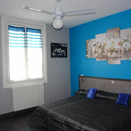 Barnea 3* Μπιαρίτζ